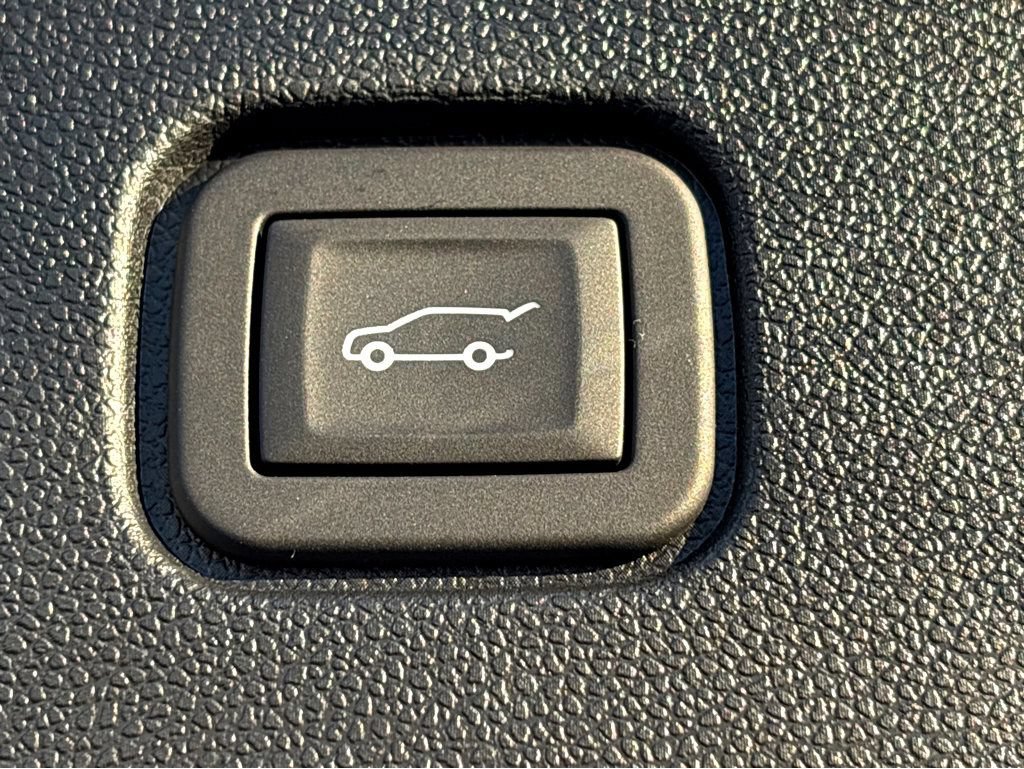 New 2025 Chevrolet Blazer EV LT w/ Super Cruise Package AWD/4WD image 22