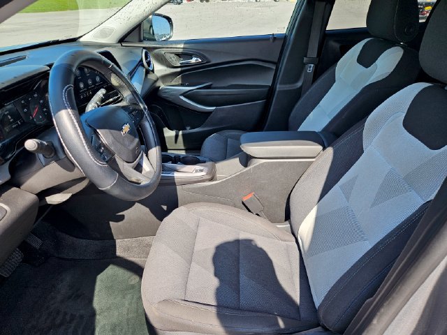 Used 2024 Chevrolet Trax LS w/ Driver Confidence Package FWD image 9