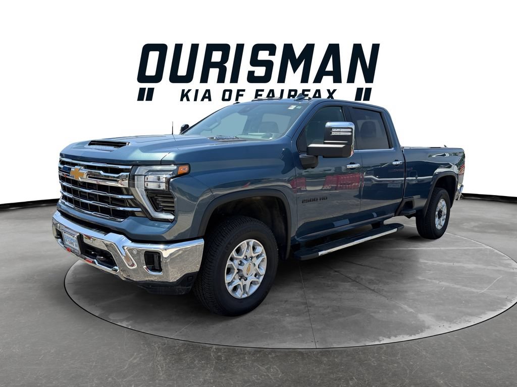 Used 2025 Chevrolet Silverado 2500 LTZ w/ LTZ Premium Package AWD/4WD image 3