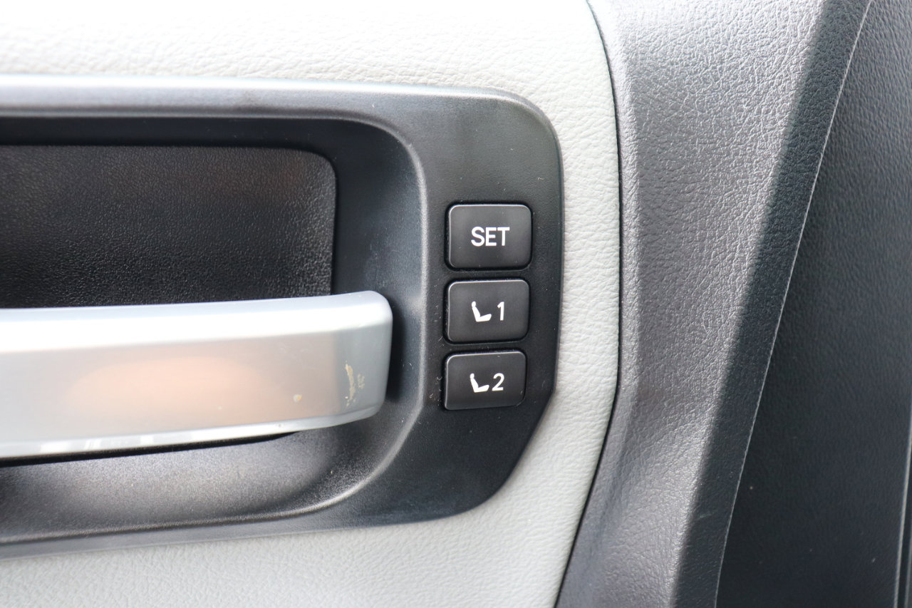 Used 2018 Toyota Sequoia Limited image 69