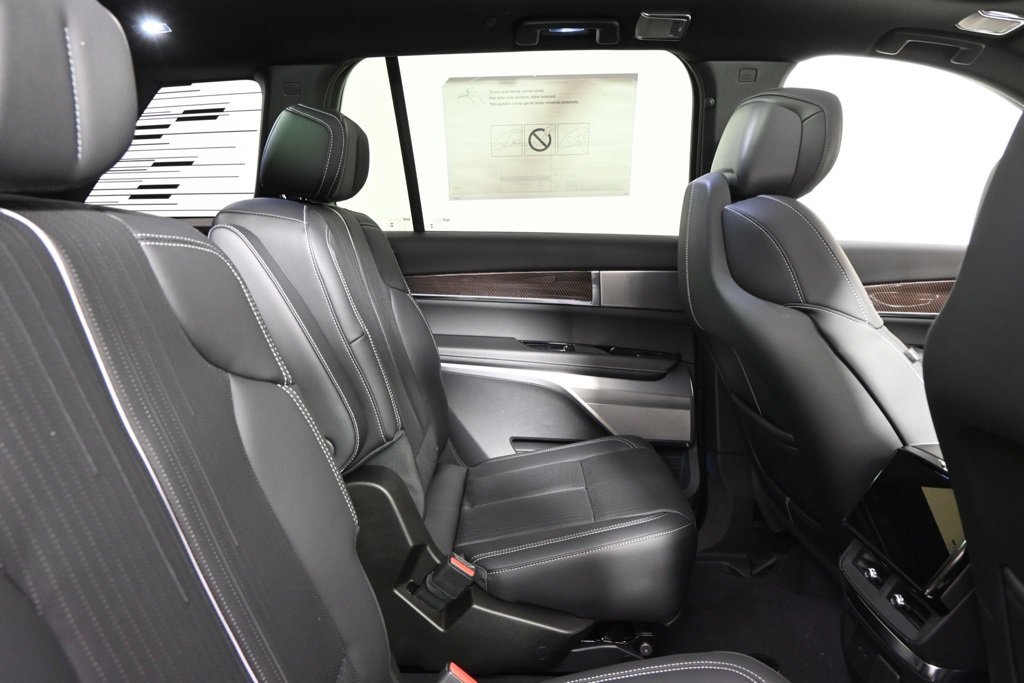 New 2026 Cadillac Vistiq Luxury w/ LPO, Floor Liner Package image 17