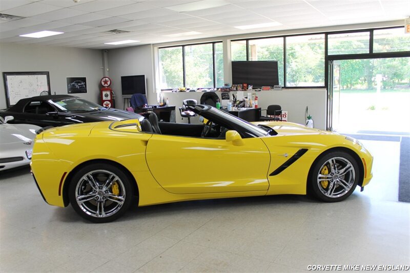 Used 2016 Chevrolet Corvette Stingray Convertible w/ 2LT Preferred Equipment Group RWD image 9
