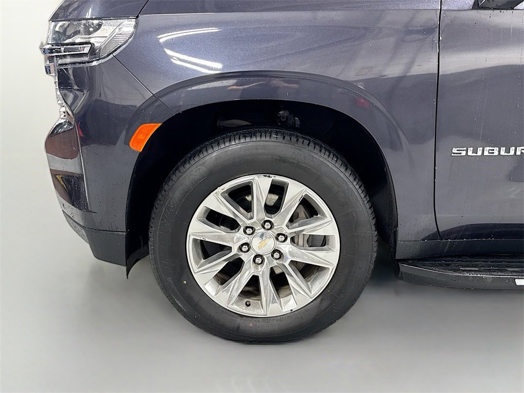 Used 2023 Chevrolet Suburban Premier image 11