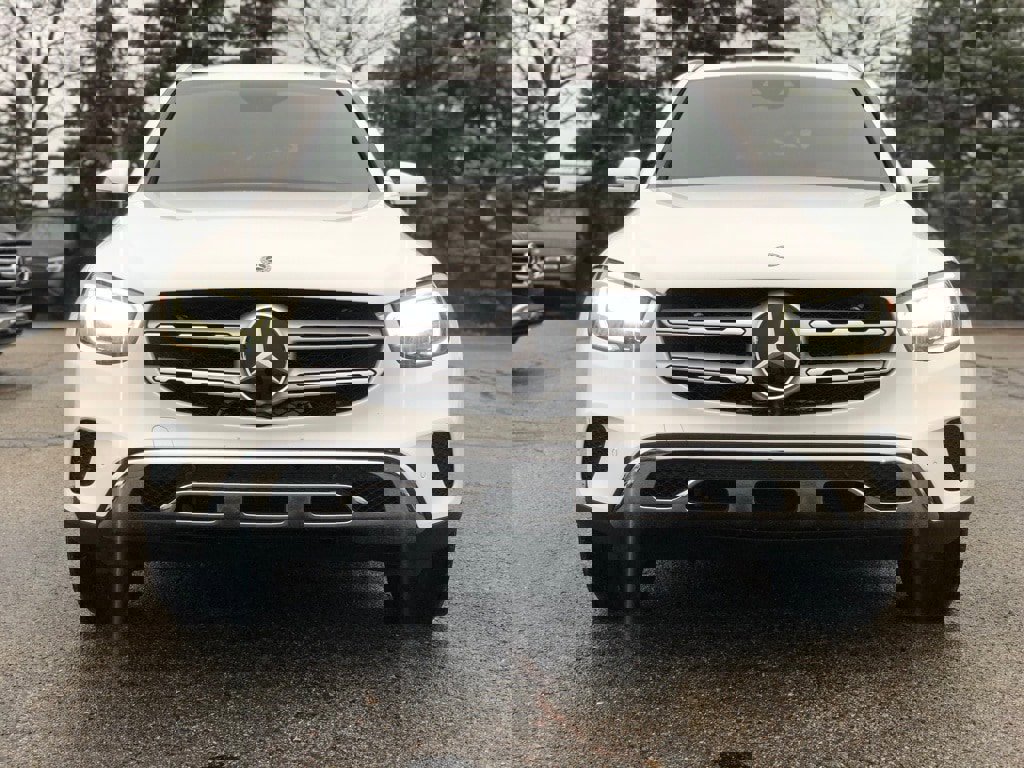 Used 2022 Mercedes-Benz GLC 300 4MATIC w/ Driver Assistance Package image 2