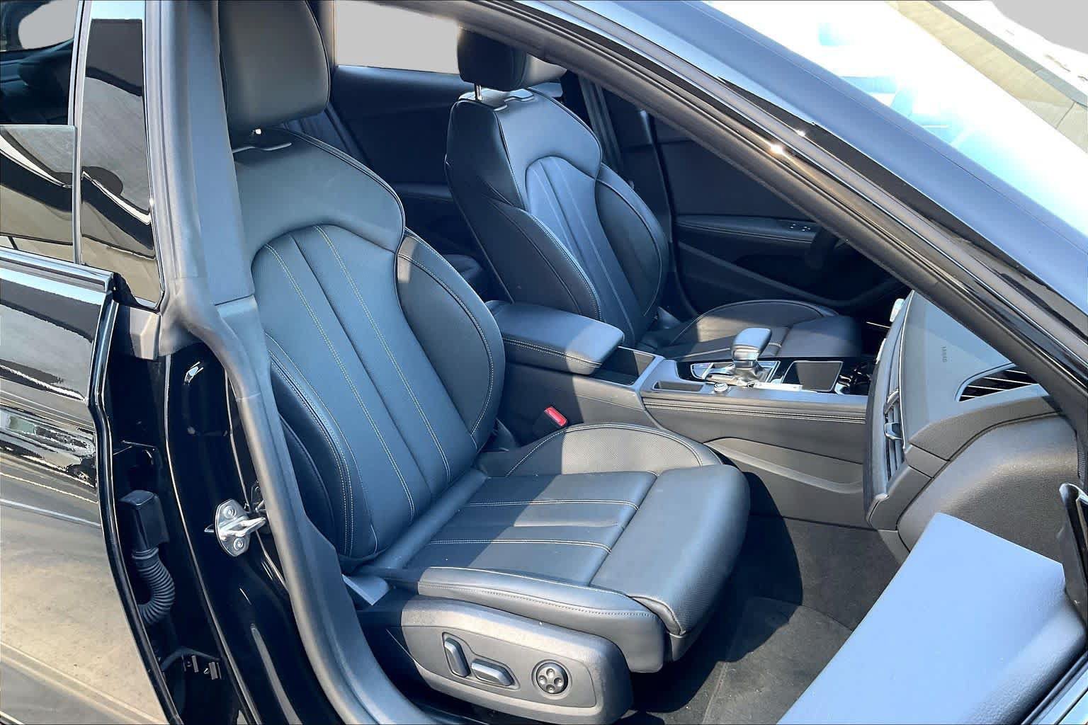 Used 2025 Audi A5 2.0T Premium Plus w/ Premium Plus AWD/4WD image 9