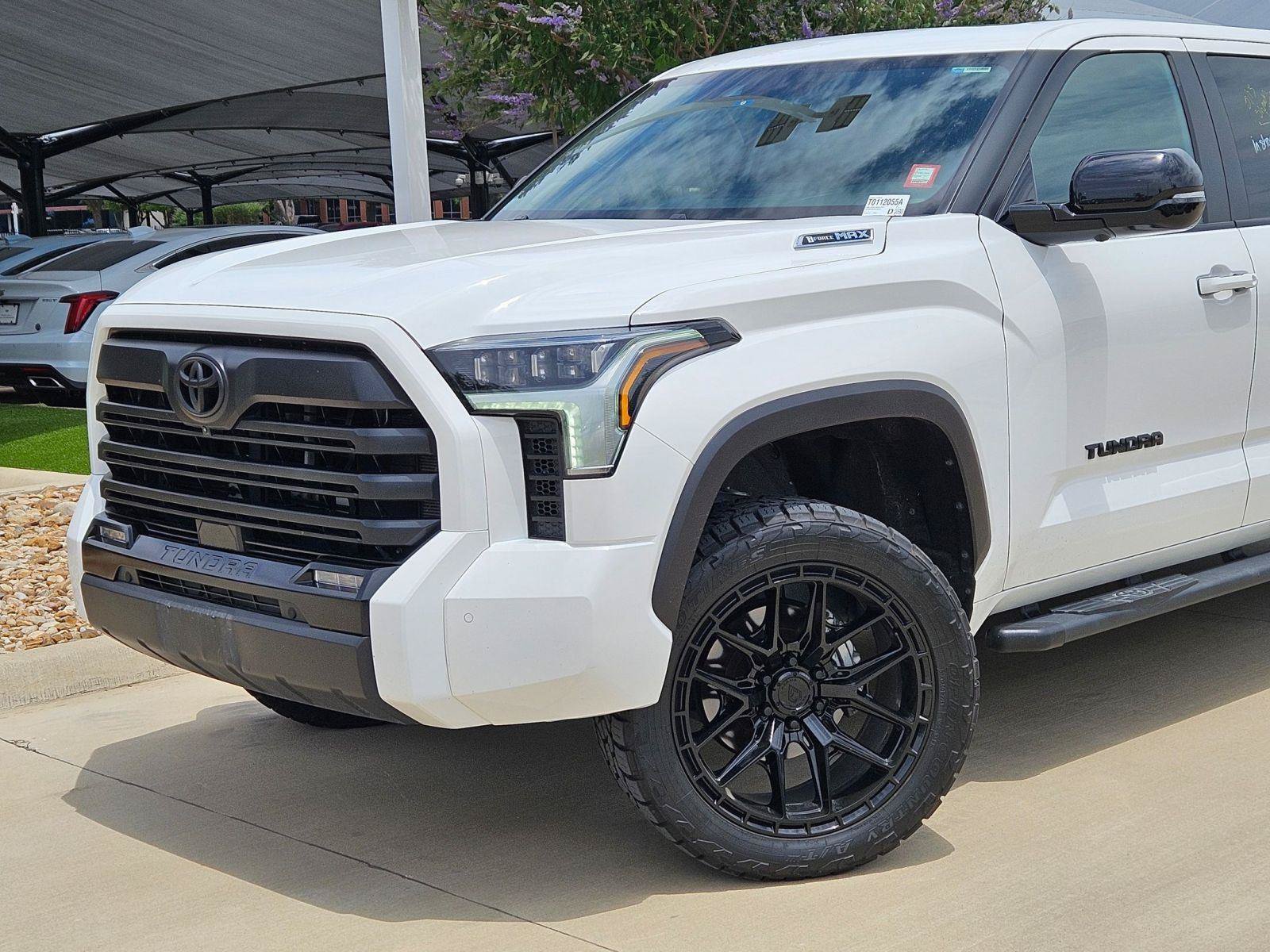 Used 2025 Toyota Tundra Limited AWD/4WD image 6