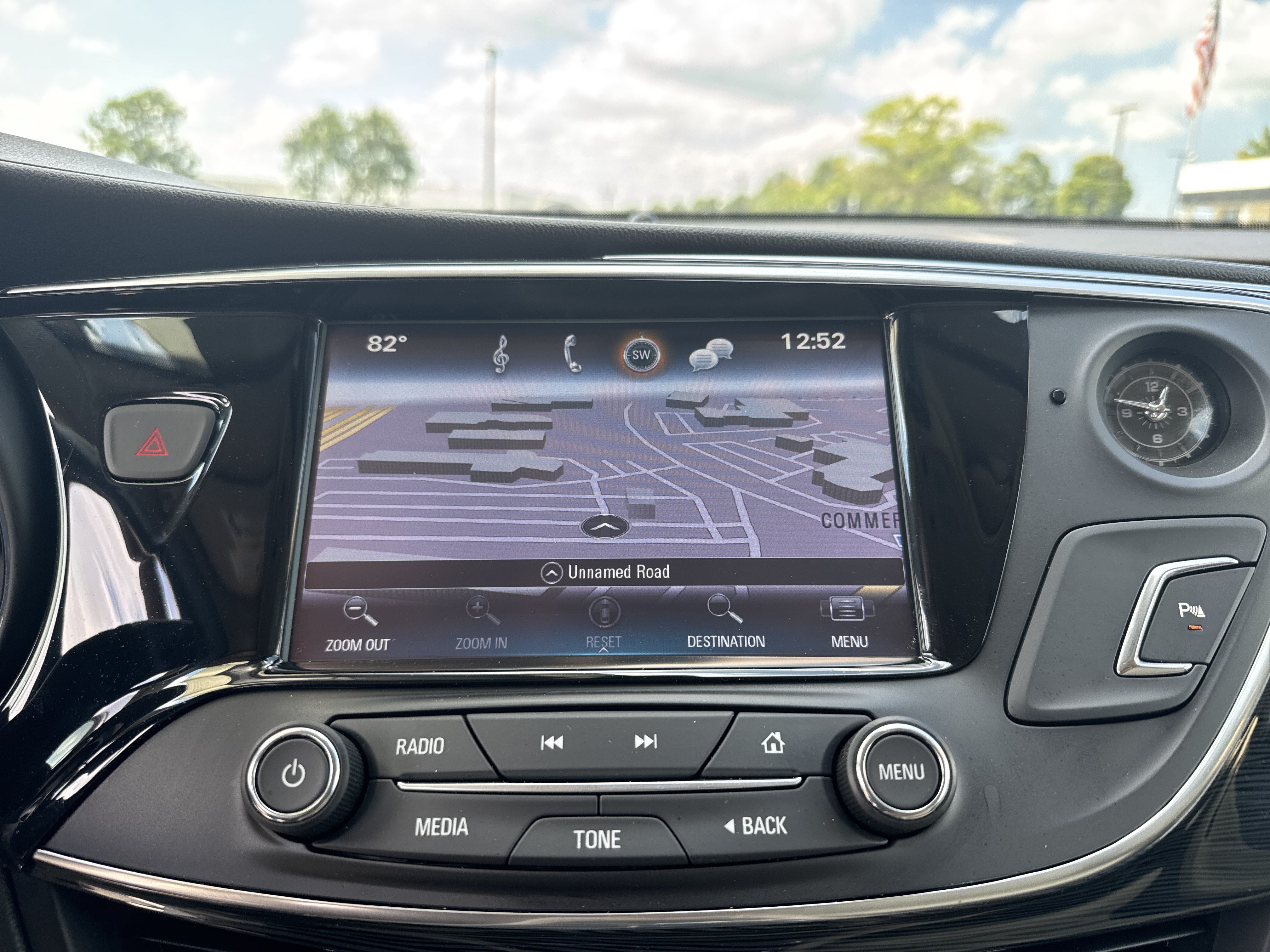 Used 2017 Buick Envision Essence FWD image 24