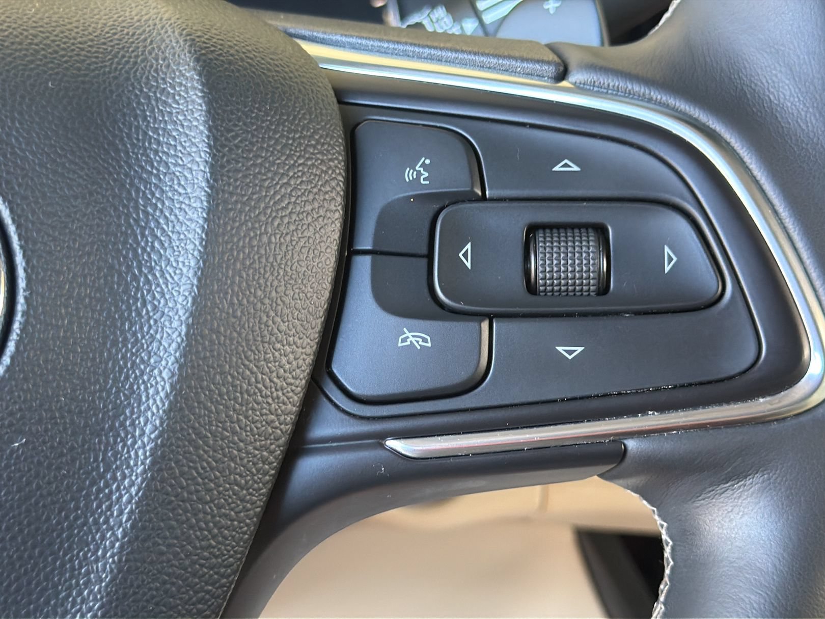 Used 2022 Buick Envision Preferred FWD image 21