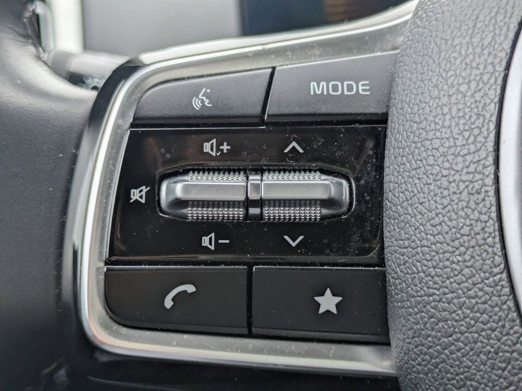 Used 2024 Kia Sorento S FWD image 25