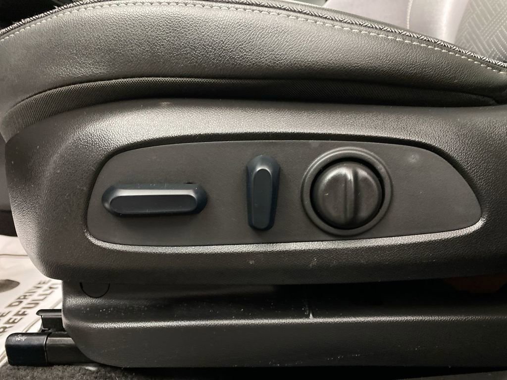 Certified 2023 Buick Encore GX Essence w/ Experience Buick Package image 12