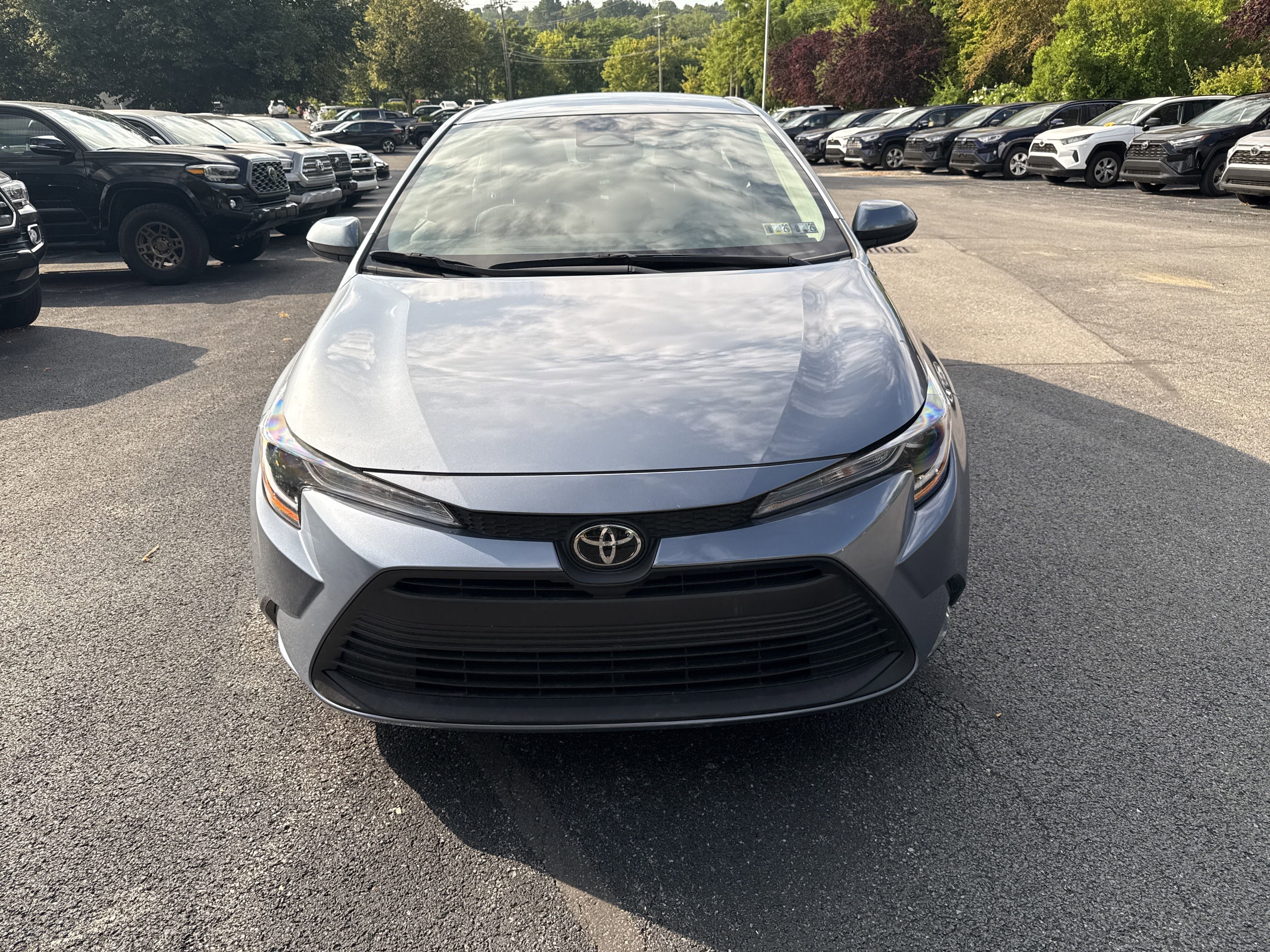 Used 2023 Toyota Corolla LE image 2