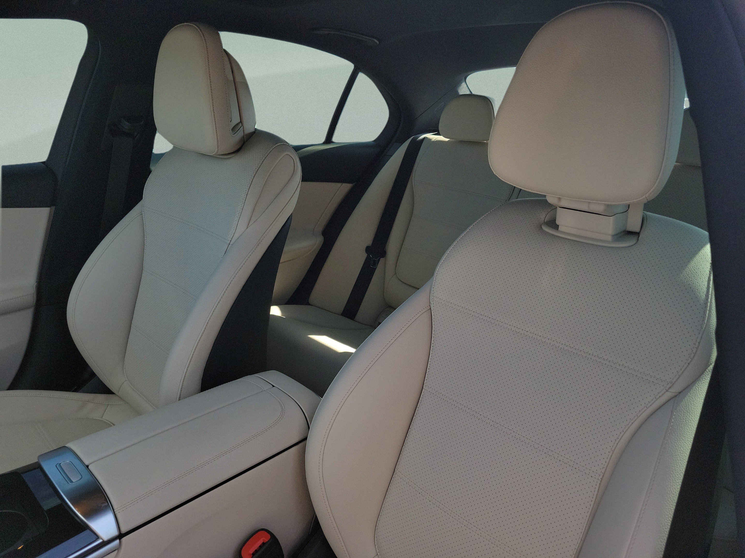 Used 2024 Mercedes-Benz C 300 4MATIC Sedan image 19