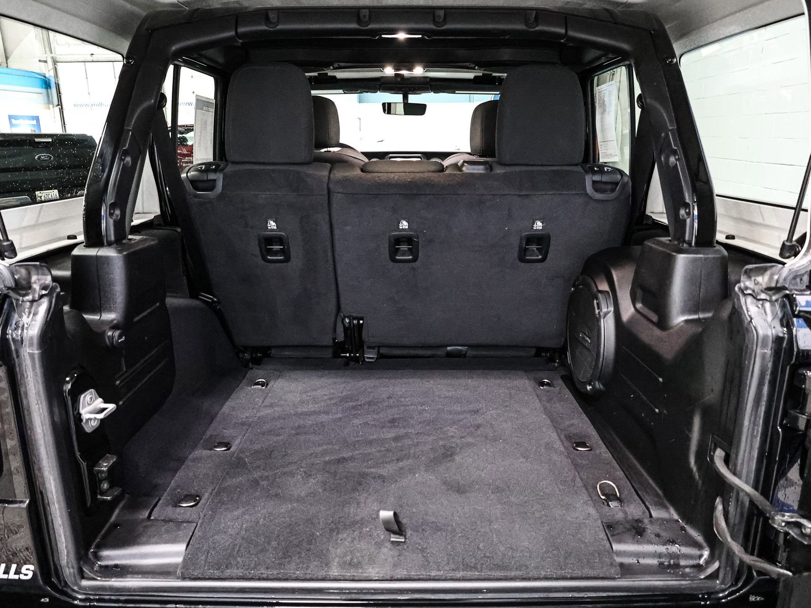 Used 2023 Jeep Wrangler Sahara image 16