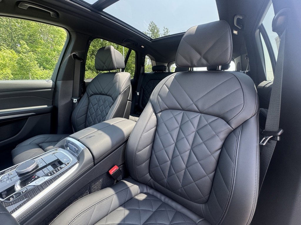 Used 2026 BMW X5 xDrive40i w/ M Sport Package image 16