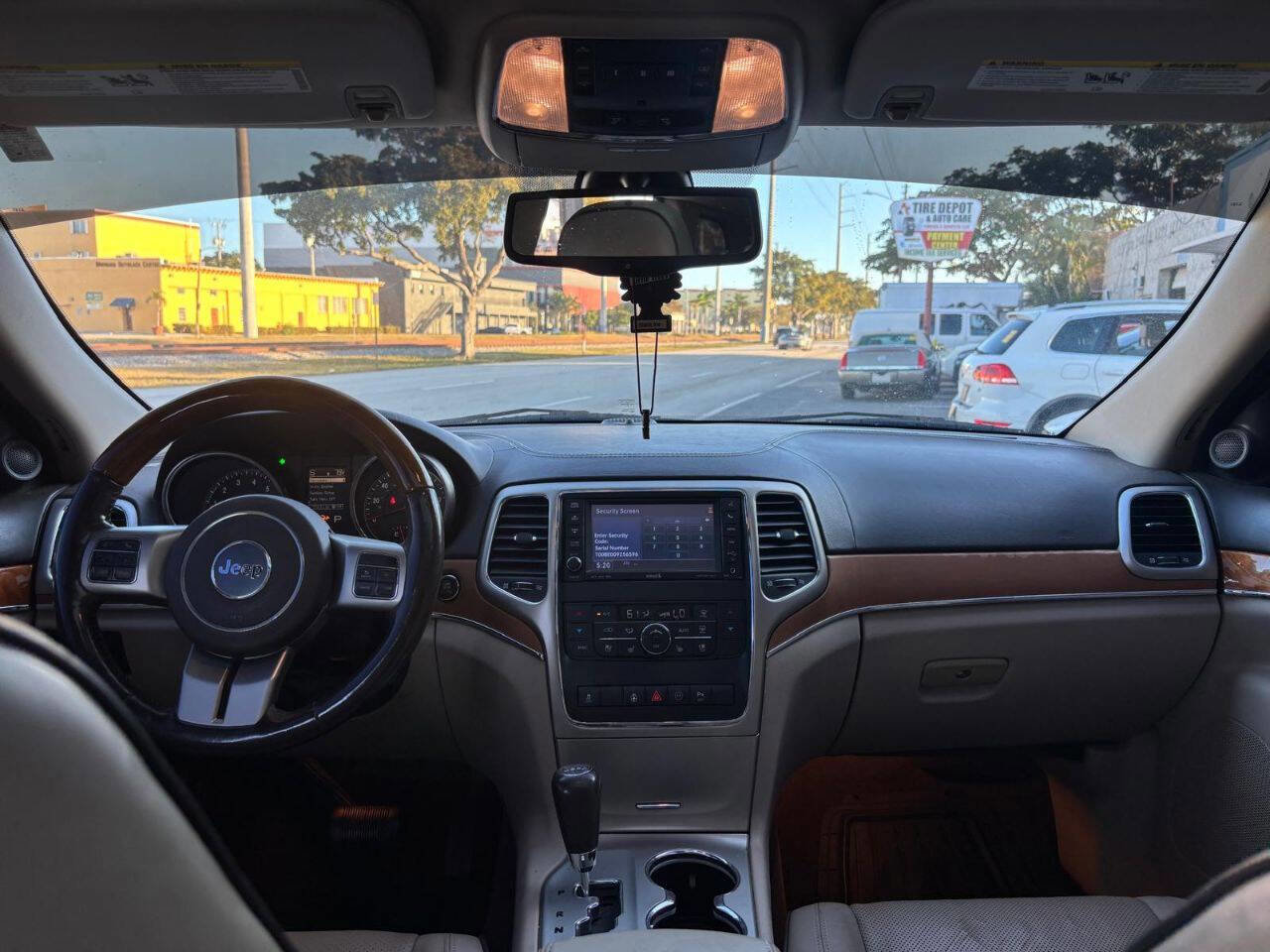 Used 2012 Jeep Grand Cherokee Overland image 12