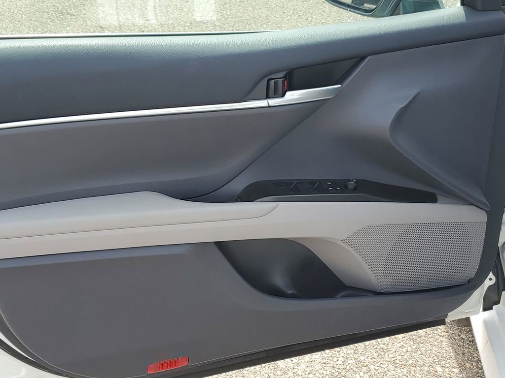 Used 2024 Toyota Camry LE w/ Convenience Package image 22