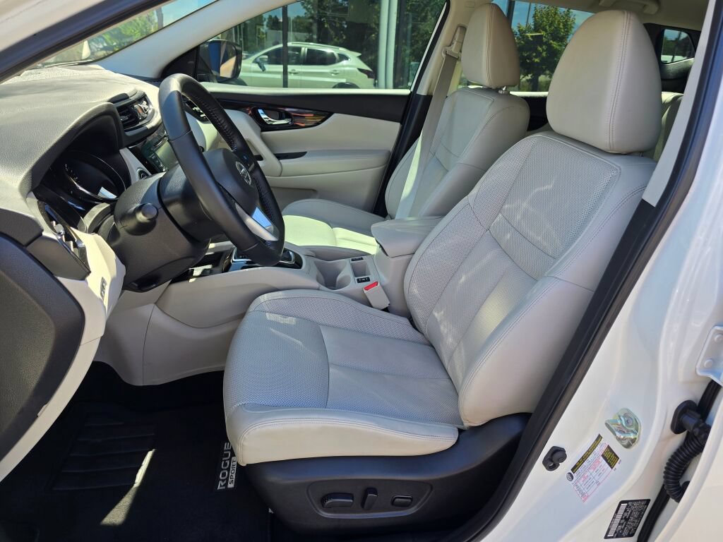 Used 2022 Nissan Rogue Sport SL AWD/4WD image 22