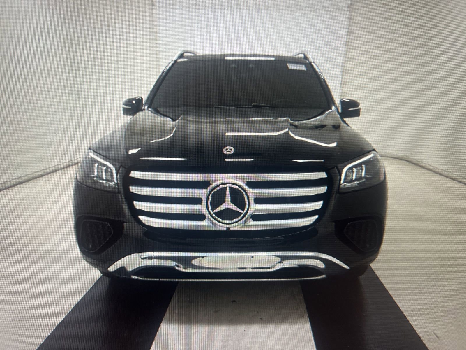 Used 2024 Mercedes-Benz GLS 450 4MATIC image 10