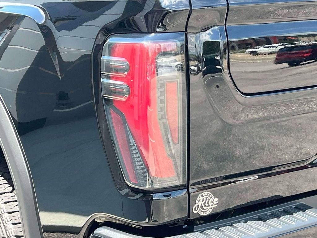New 2026 GMC Sierra 2500 AT4 w/ AT4 Premium Plus Package AWD/4WD image 10