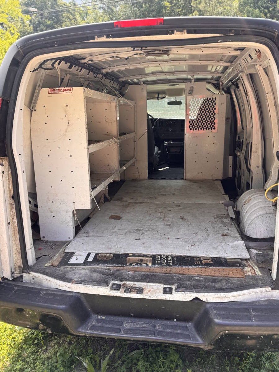 Used 2012 Chevrolet Express 1500 RWD image 6