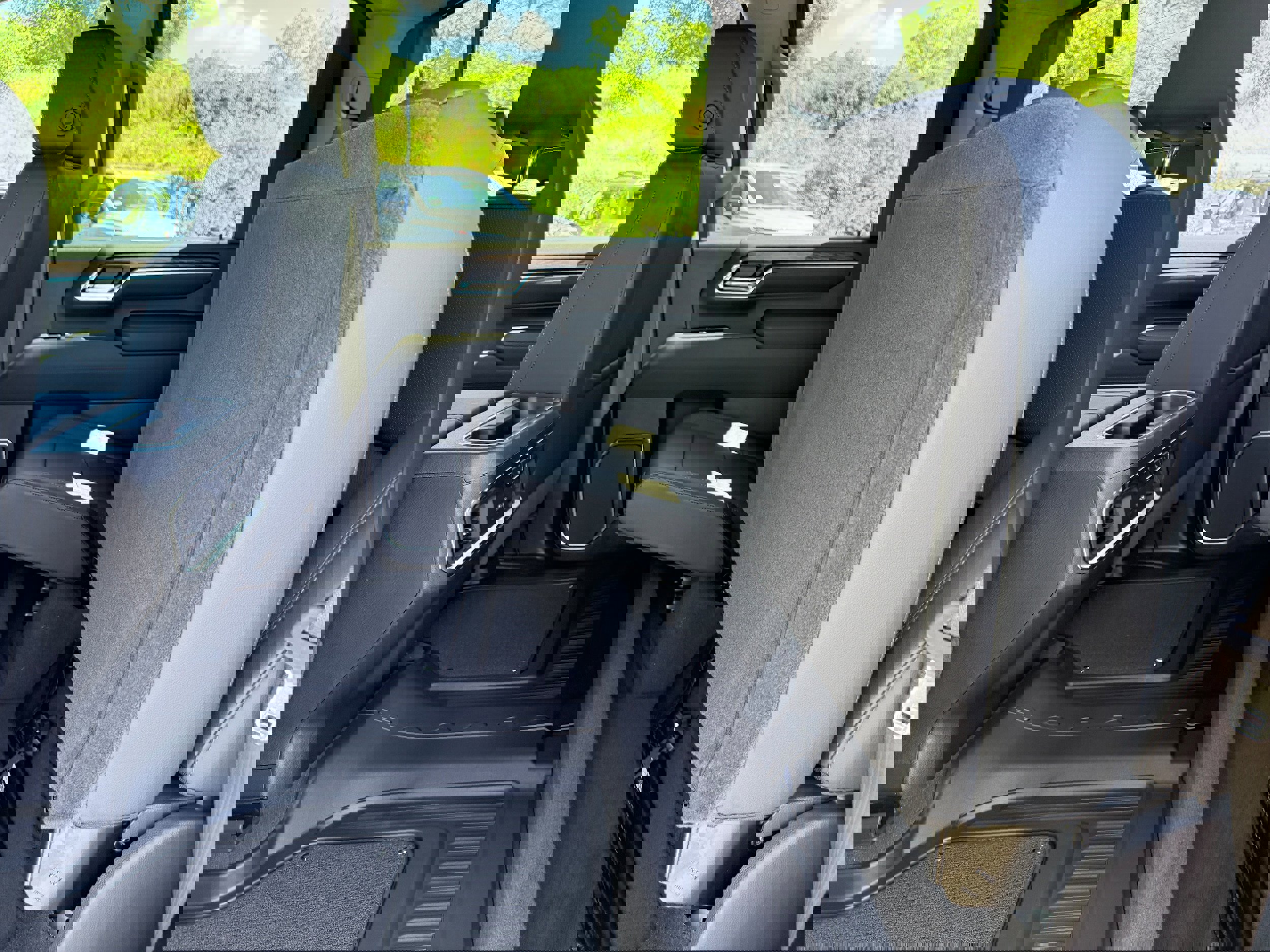 New 2026 GMC Sierra 2500 SLT w/ SLT Premium Package image 11