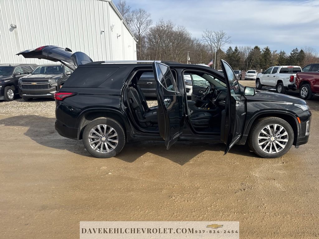 Used 2023 Chevrolet Traverse Premier image 55
