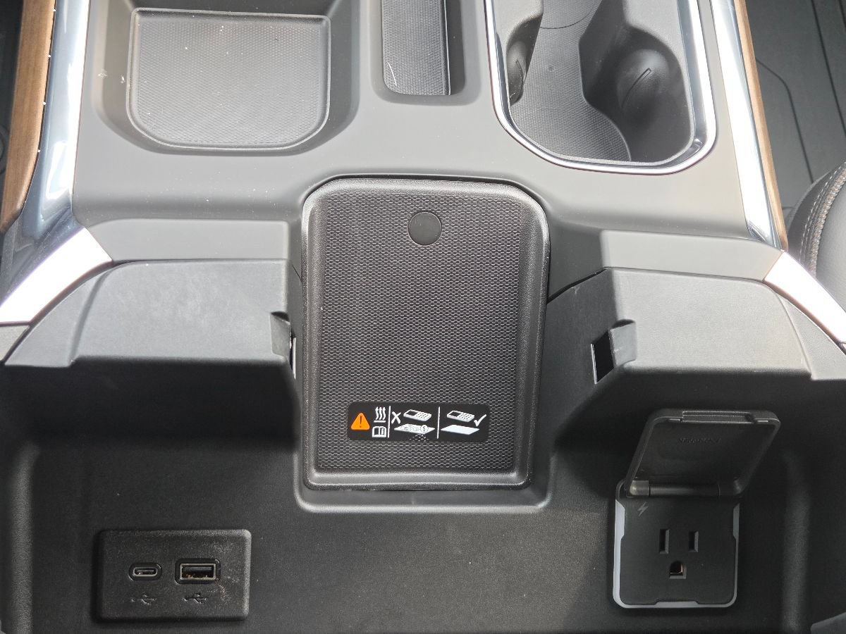New 2026 Chevrolet Silverado 1500 High Country AWD/4WD image 12