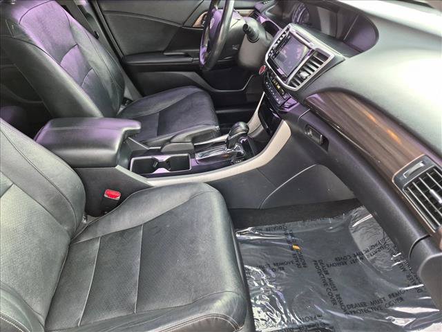 Used 2017 Honda Accord EX-L image 21