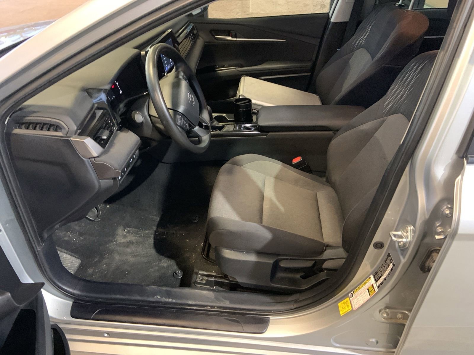 Used 2025 Toyota Camry LE image 17