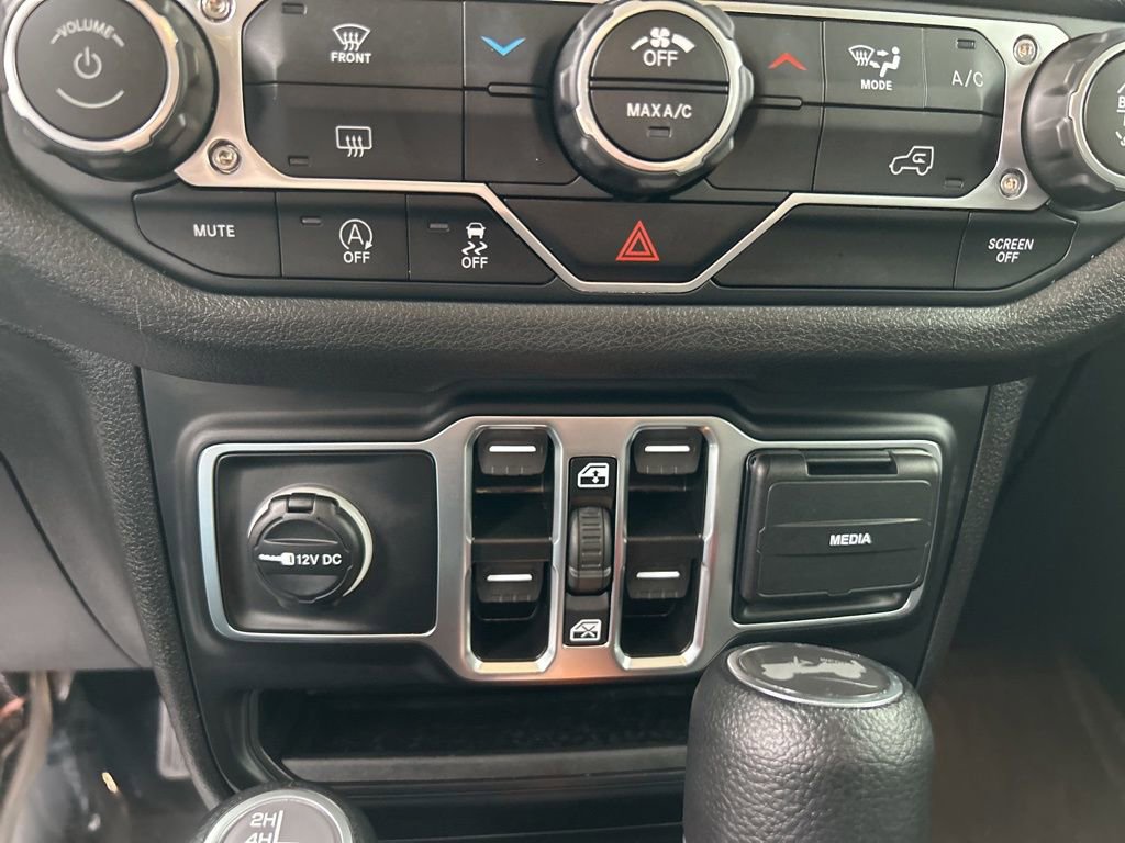 Used 2025 Jeep Wrangler Sport S image 23