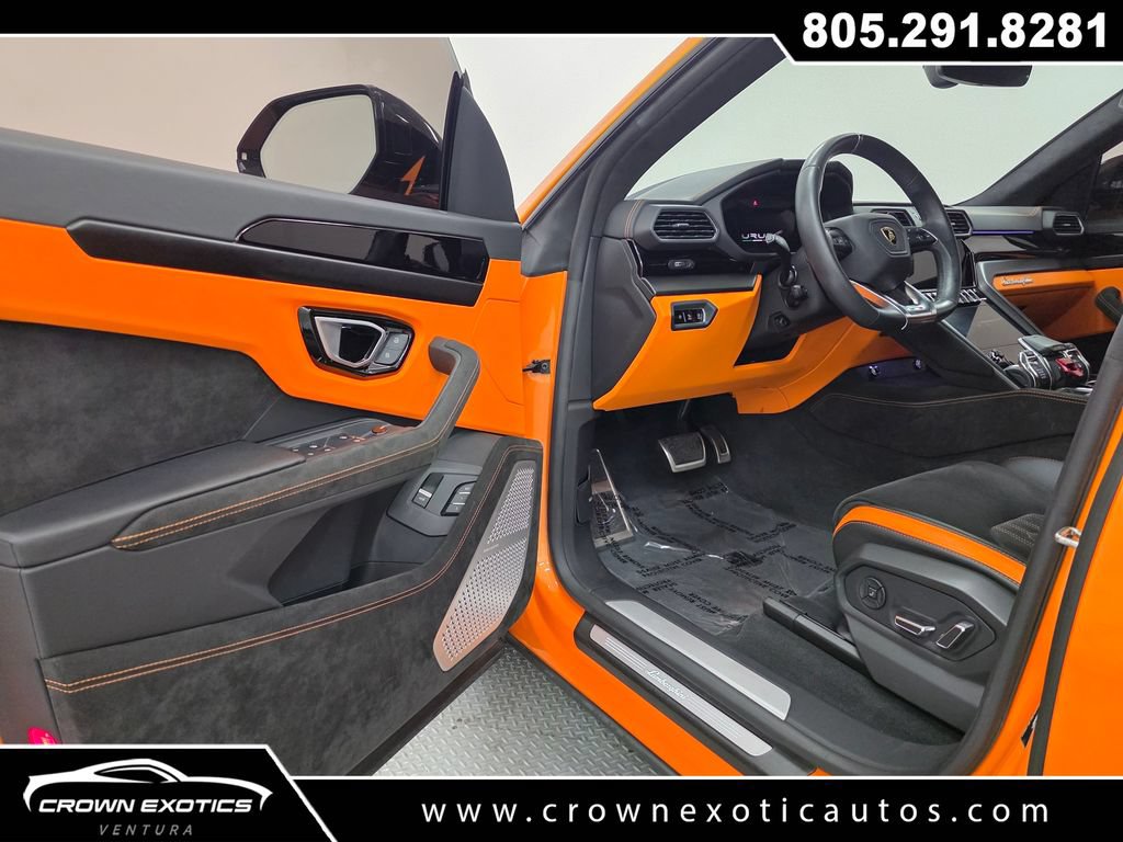 Used 2024 Lamborghini Urus S AWD/4WD image 34