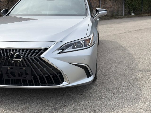 Certified 2024 Lexus ES 350 w/ Premium Package FWD image 9