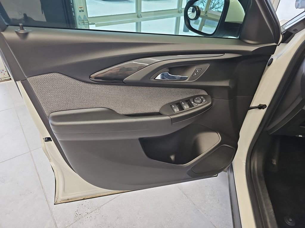 Used 2023 Chevrolet TrailBlazer LT image 11