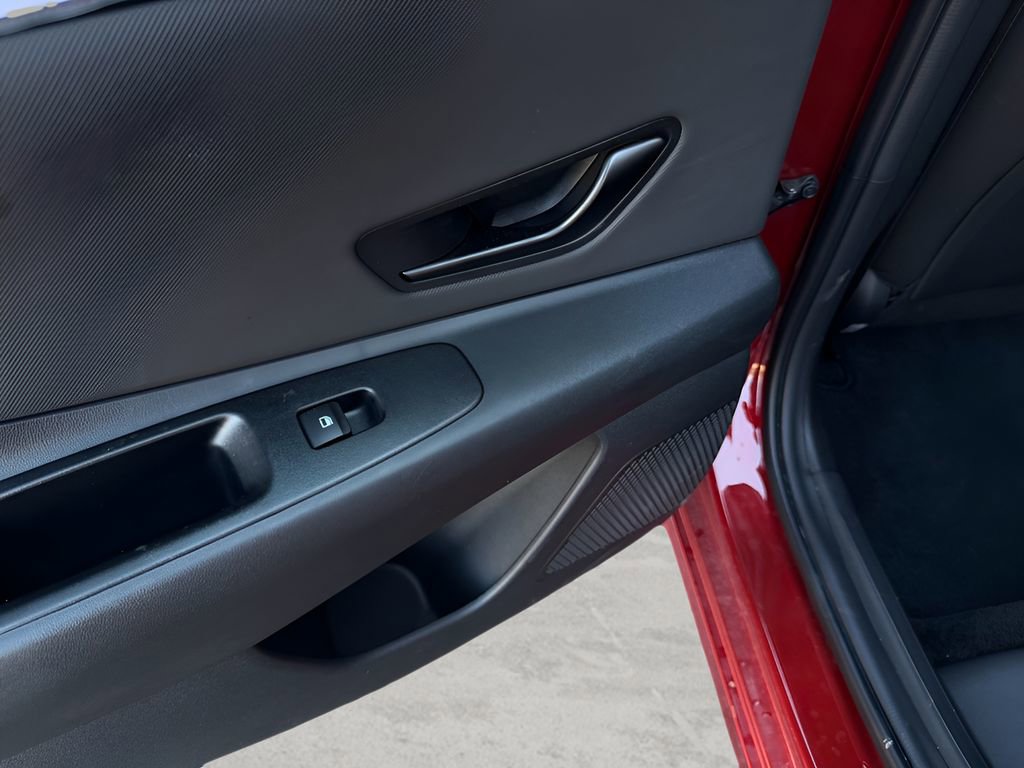 Used 2025 Hyundai Elantra Blue image 16