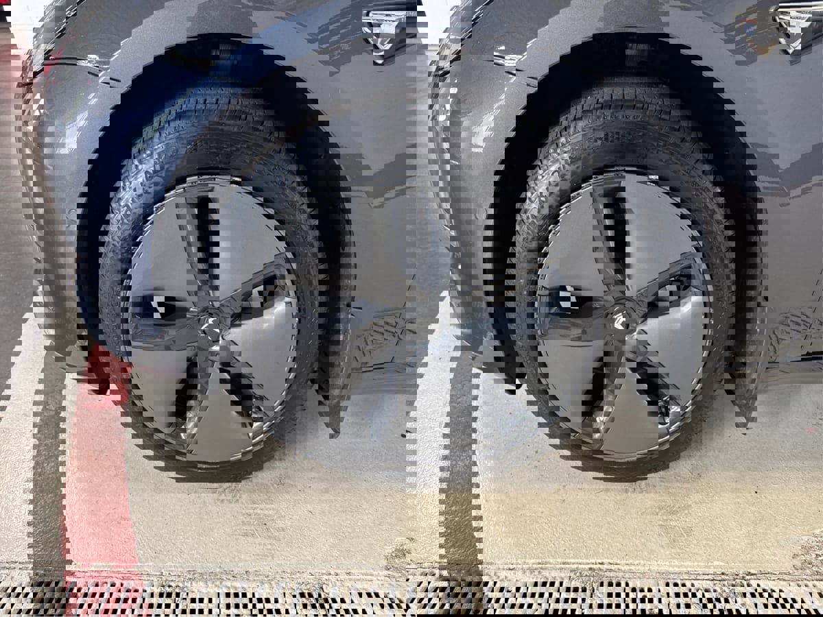 Used 2018 Tesla Model 3 Long Range image 13