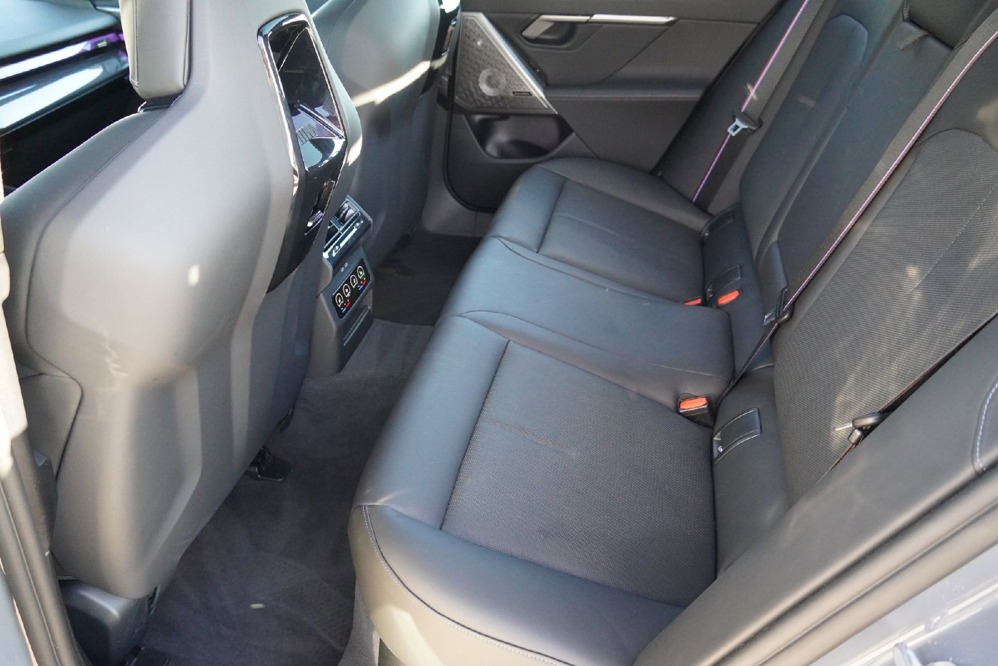 Used 2025 BMW M5 Touring image 37