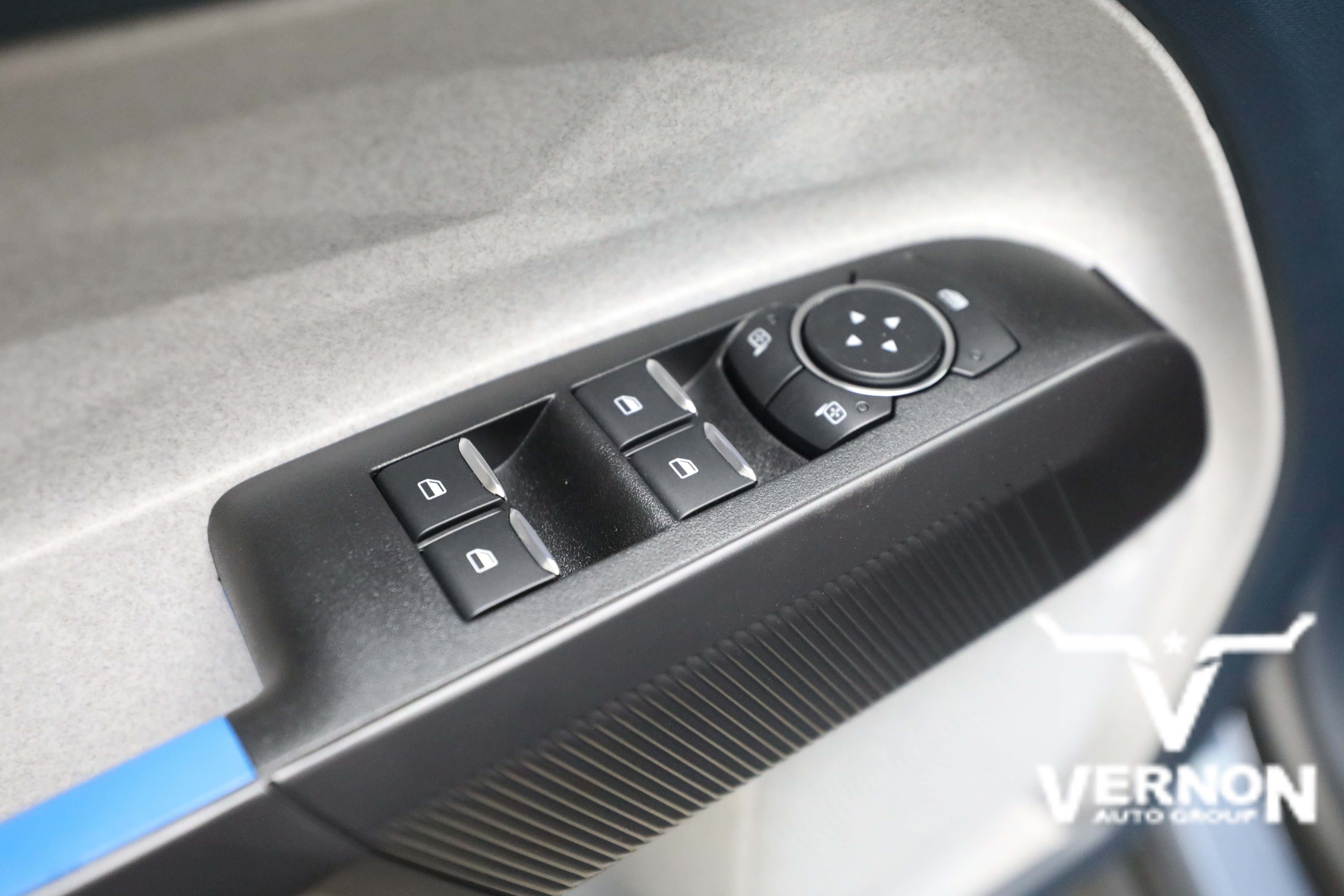 New 2026 Ford Maverick XLT w/ XLT Luxury Package FWD image 18