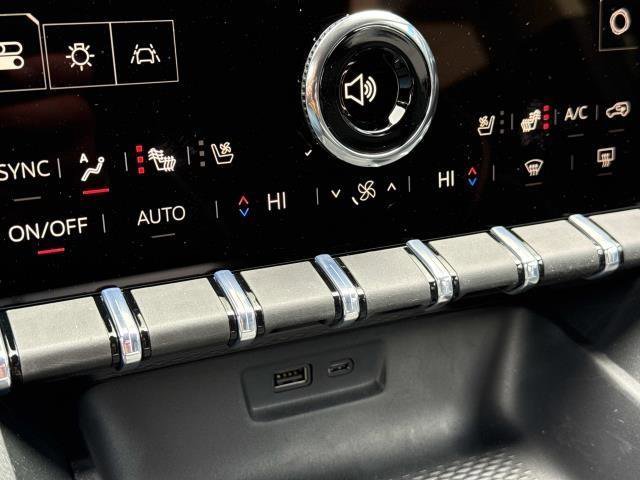 New 2026 GMC Terrain Denali w/ LPO, Floor Liner Package image 18