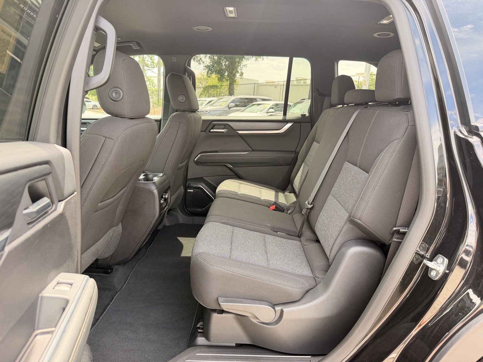 Used 2025 GMC Acadia Elevation FWD image 29