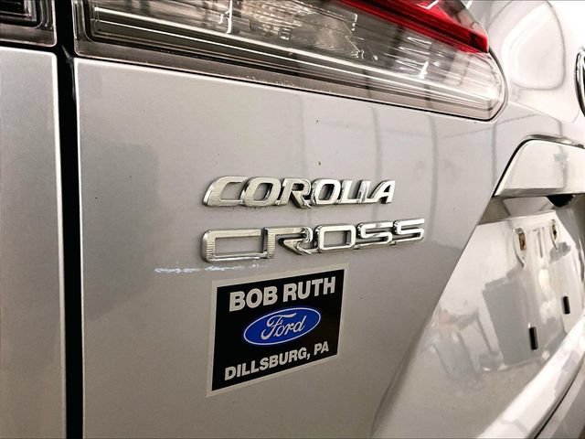 Used 2022 Toyota Corolla Cross XLE w/ Convenience Package AWD/4WD image 13