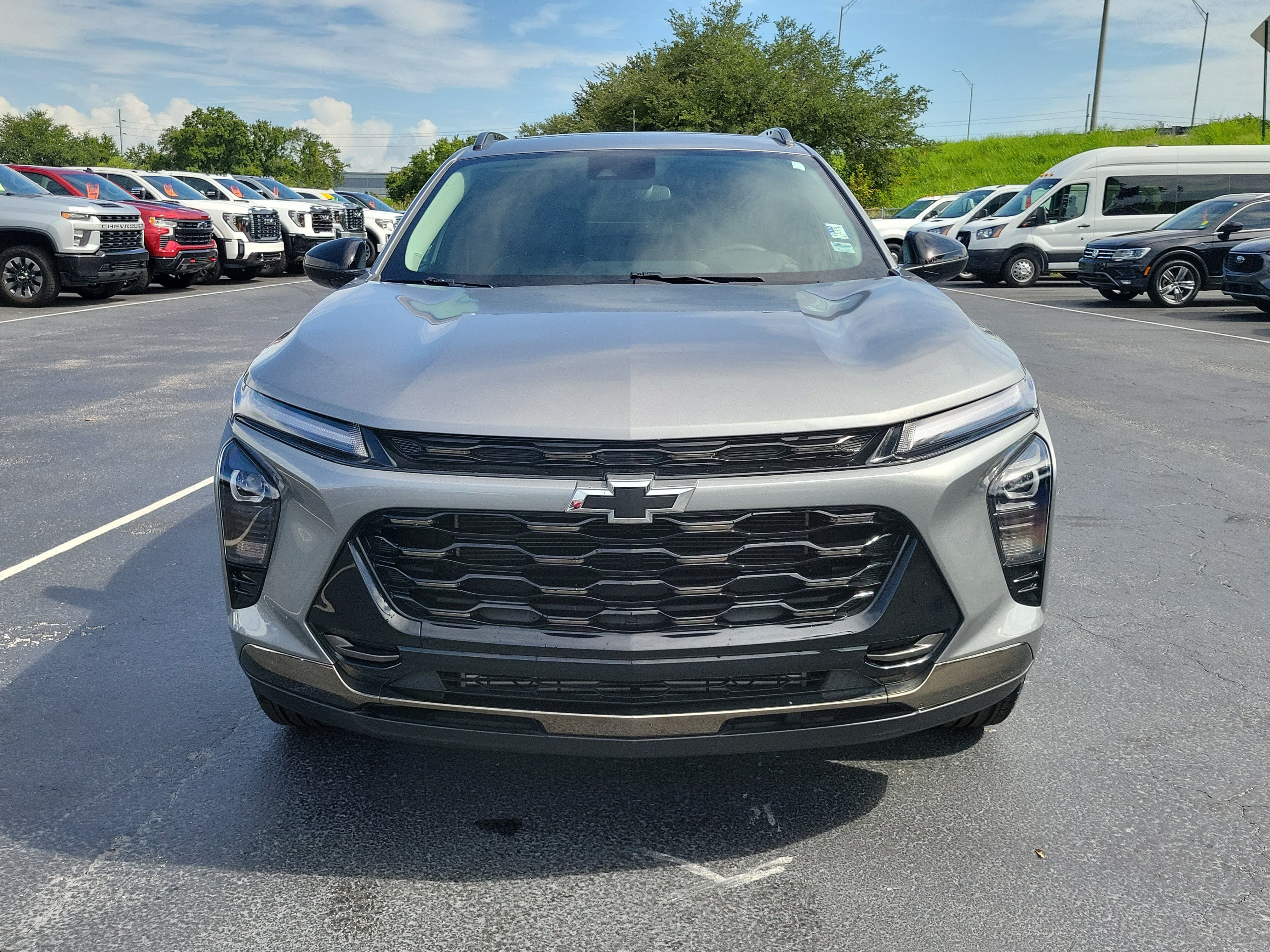 Used 2025 Chevrolet Trax ACTIV w/ Sunroof Package FWD image 2