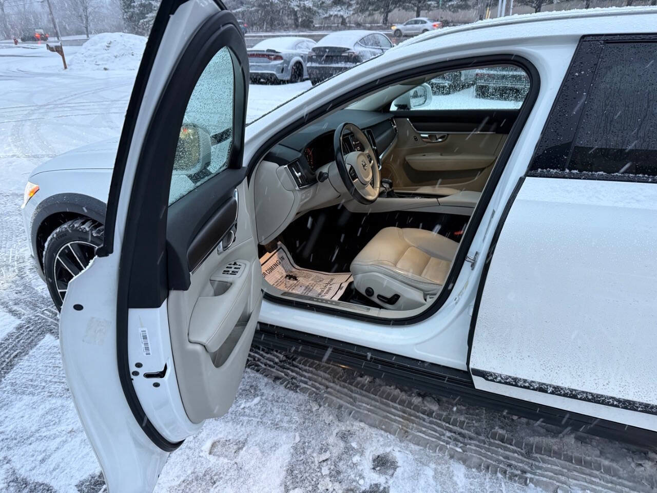 Used 2020 Volvo V90 T6 Cross Country AWD/4WD image 14