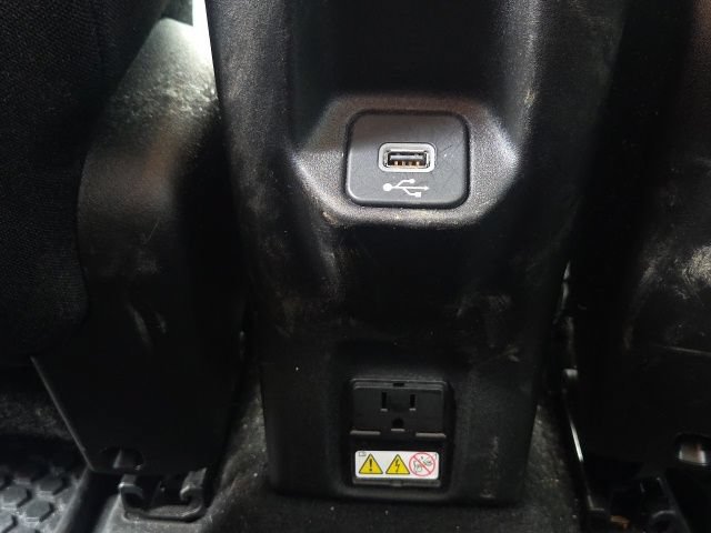 Used 2021 Jeep Renegade Latitude w/ Convenience Group AWD/4WD image 17