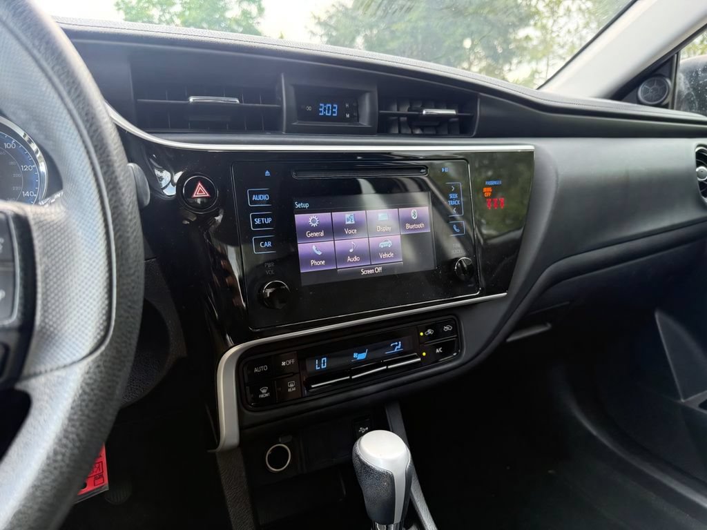 Used 2019 Toyota Corolla LE FWD image 21