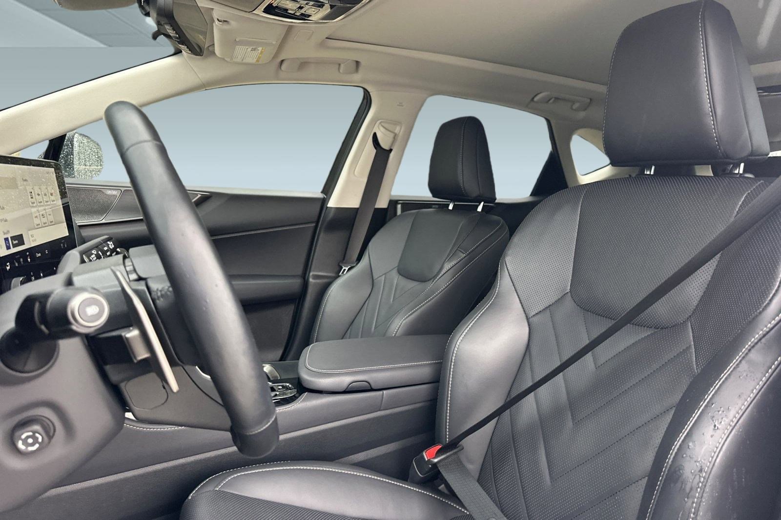 Certified 2025 Lexus NX 300h AWD w/ Luxury Package image 21