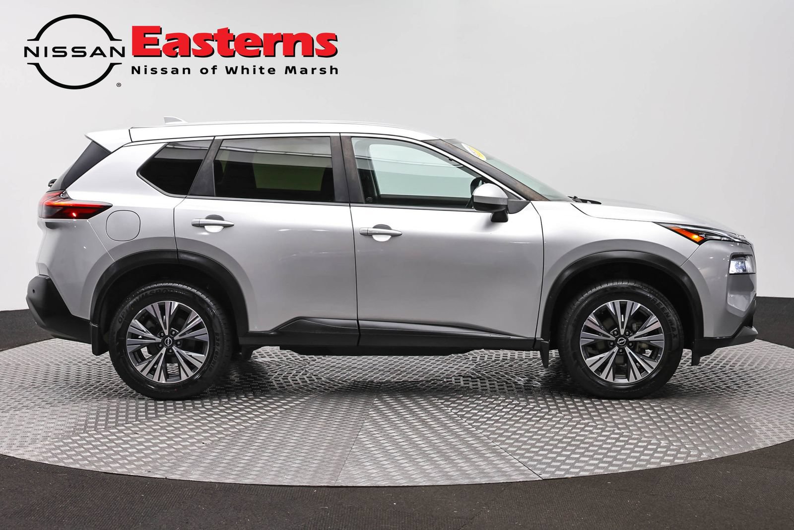 Used 2023 Nissan Rogue SV AWD/4WD image 4