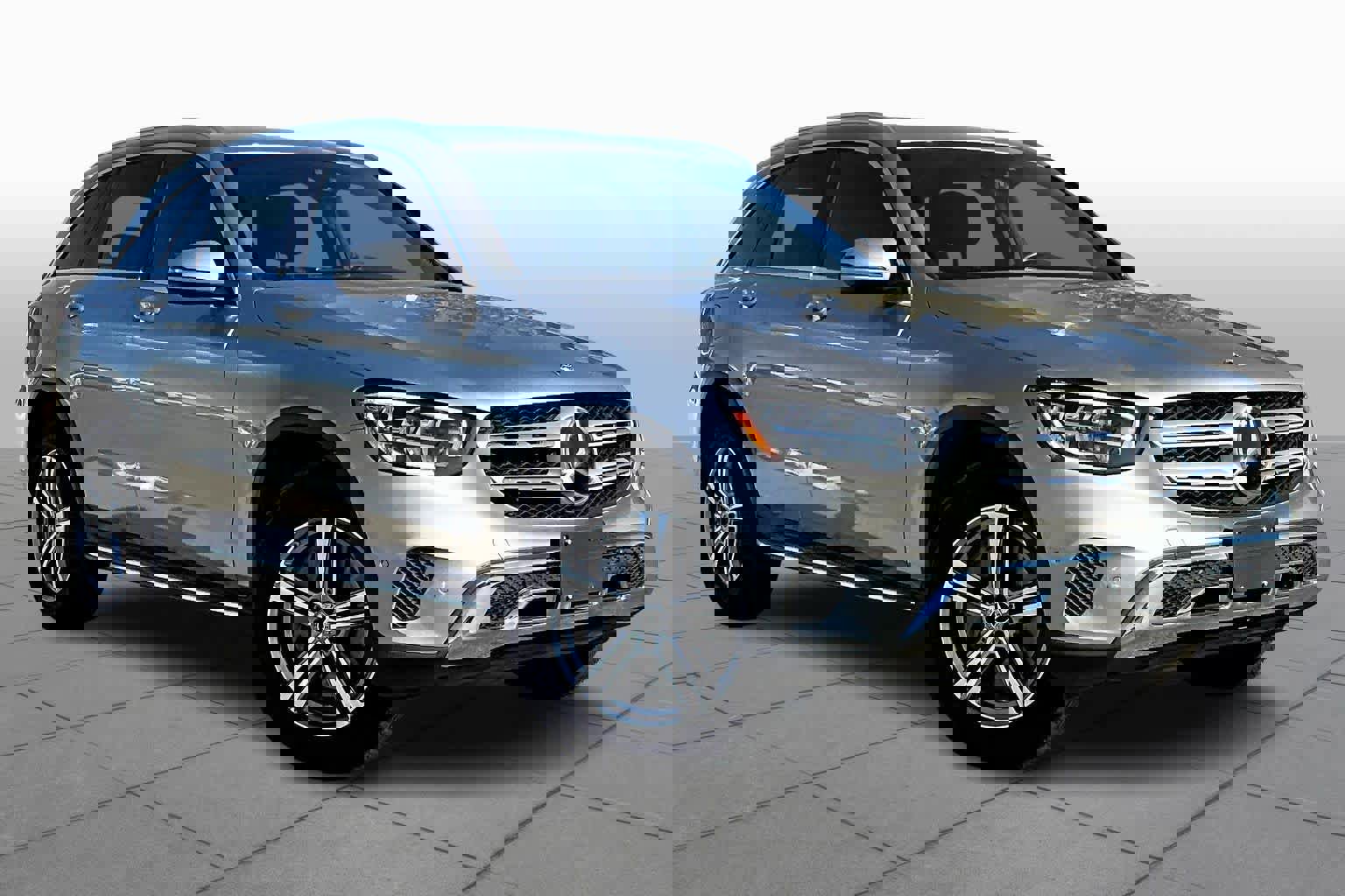 Certified 2022 Mercedes-Benz GLC 300 4MATIC w/ Driver Assistance Package image 2