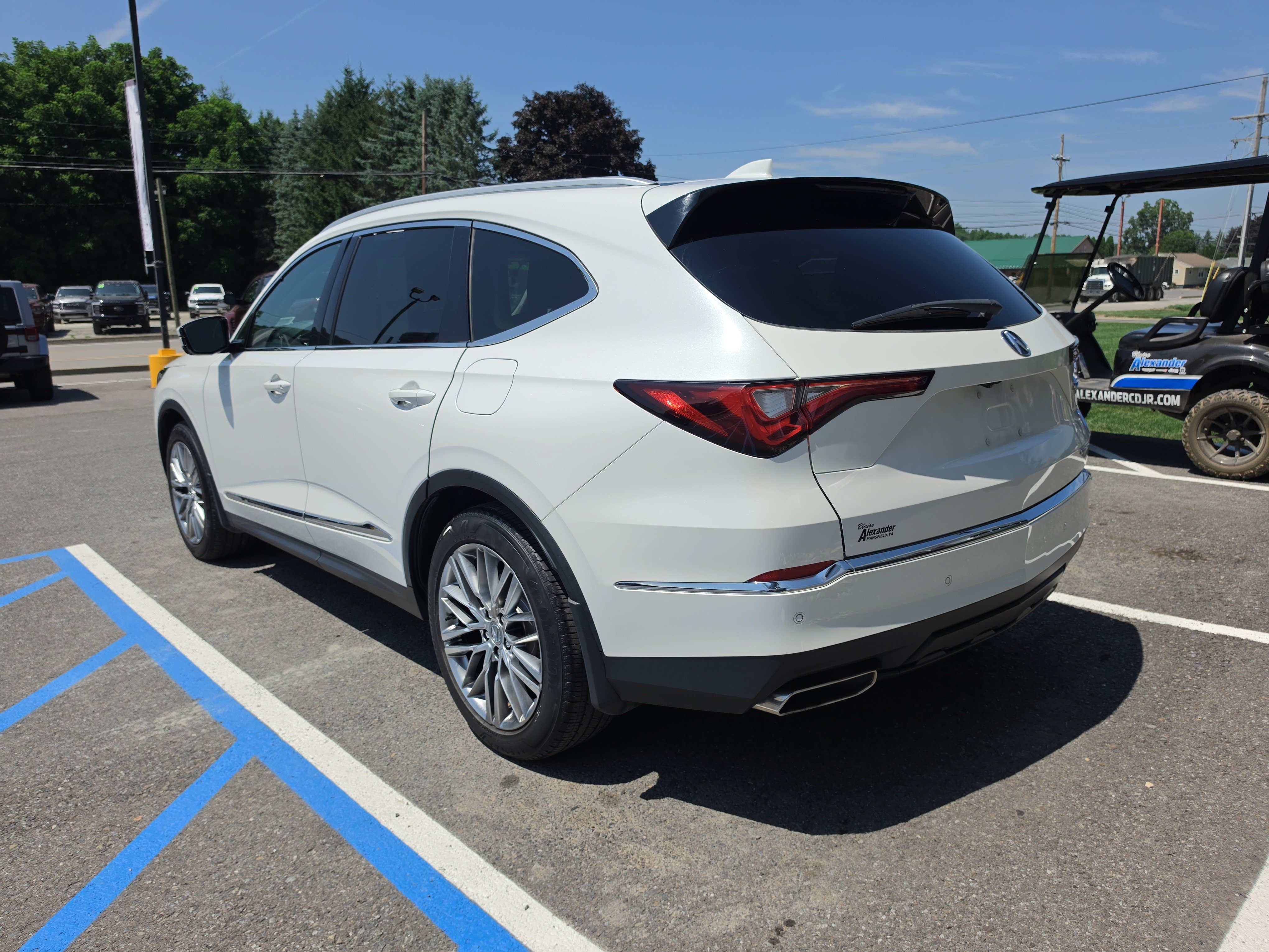 Used 2022 Acura MDX w/ Advance Package AWD/4WD image 6