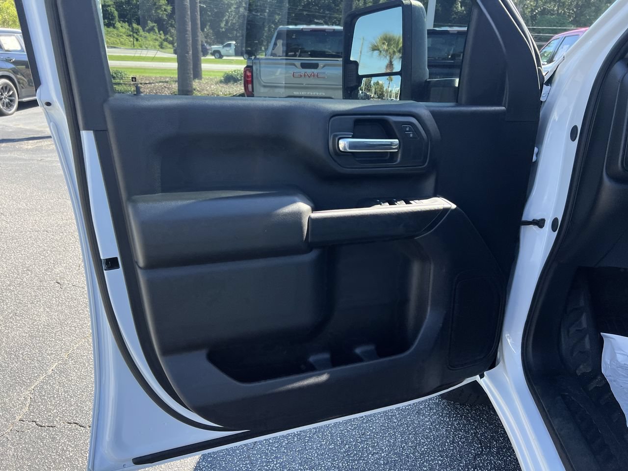 Used 2025 GMC Sierra 2500 Pro AWD/4WD image 14