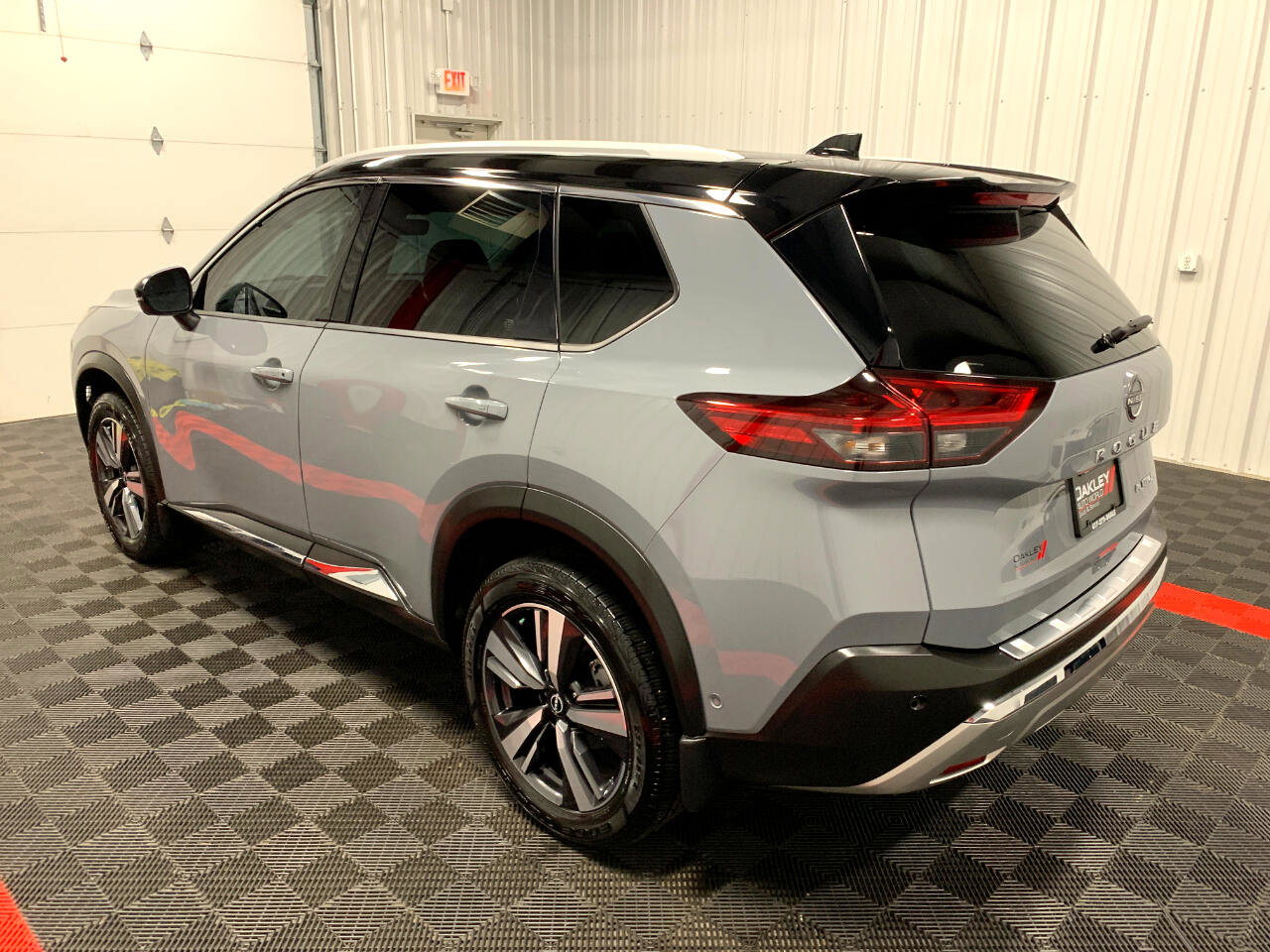 Used 2023 Nissan Rogue Platinum w/ Platinum Premium Package image 2